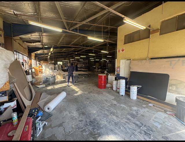 2,800M² WAREHOUSE TO LET IN KEW INDUSTRIAL
